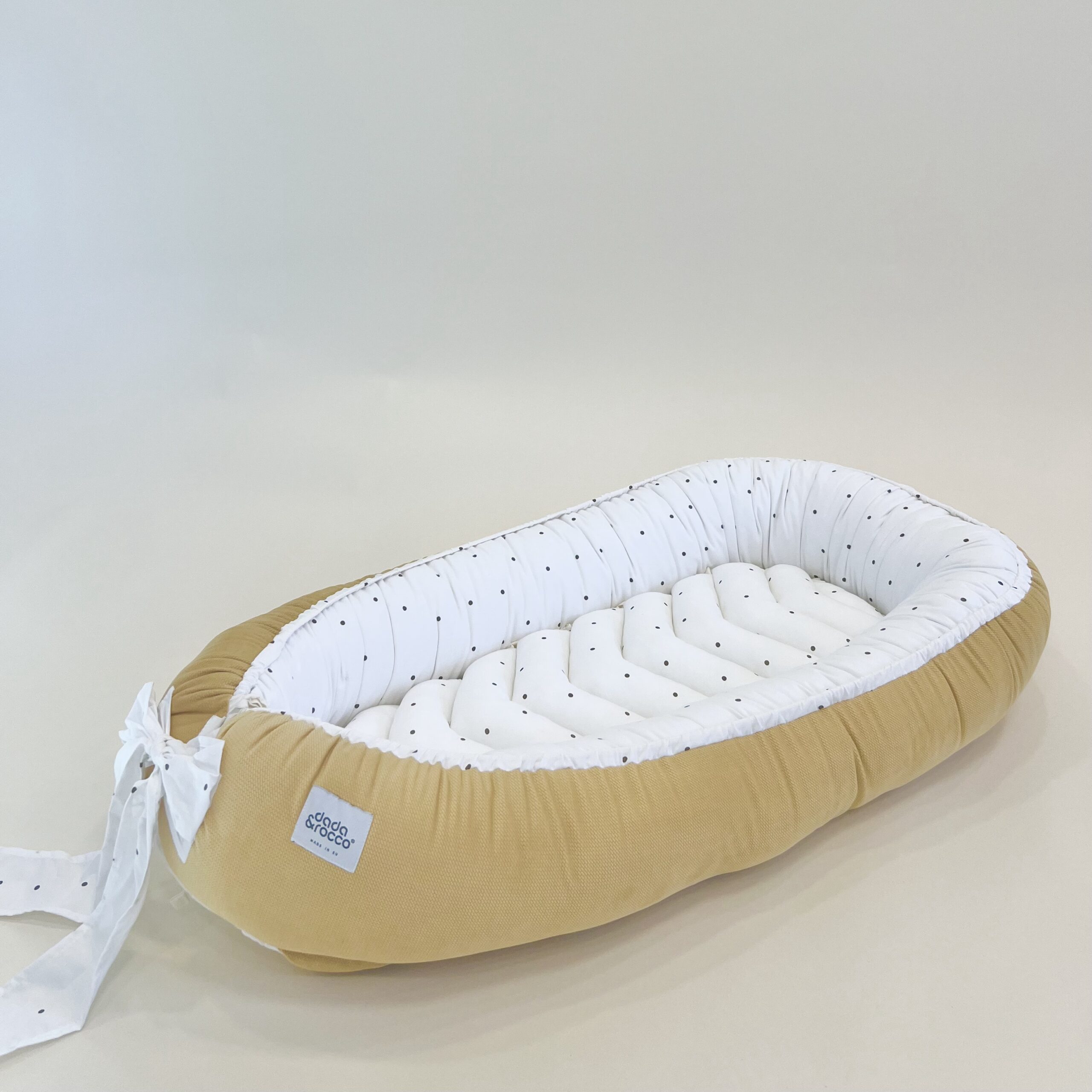 3486_dada&rocco_gnijezdo_za_bebe_dots_žuta